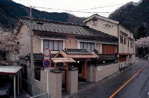 Готель Yunokura Tsuruya Maniwa Екстер'єр фото